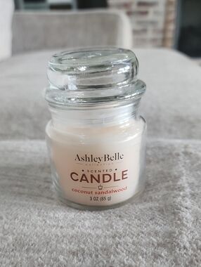 NWT Ashley Belle Jar Candle- Coconut Sandalwood
